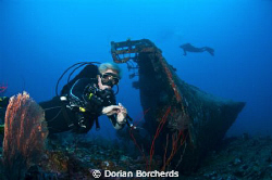 Divers at the Der Yang. Nikon D 300 with 1 x Nikonos SB 1... by Dorian Borcherds 